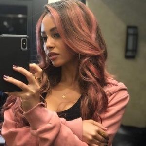 Meet your Posher, Logan